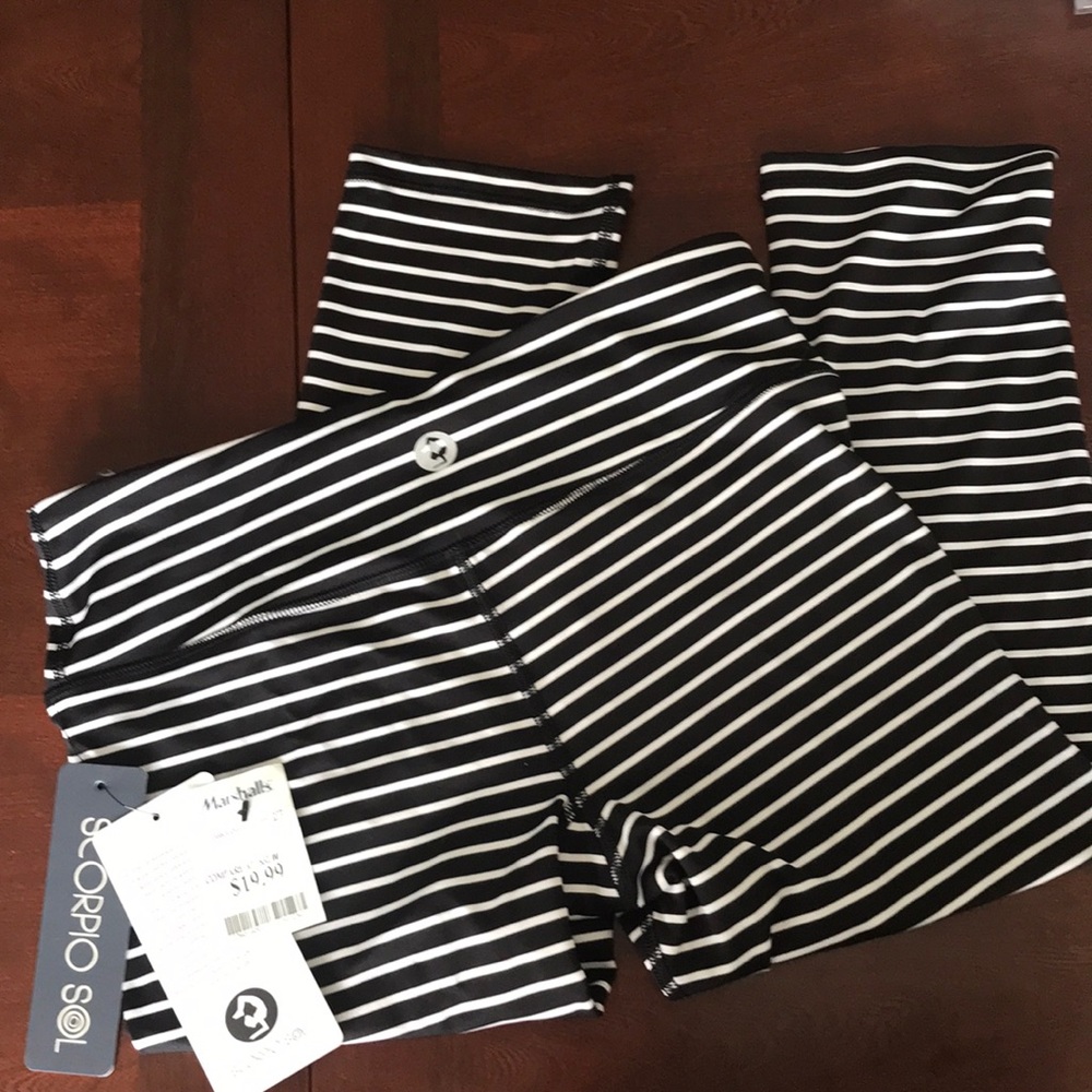 Scorpio sol crop leggings size small